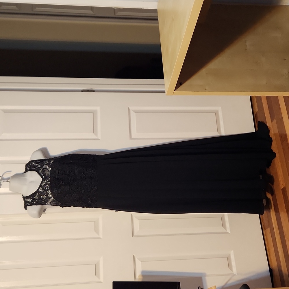 Beautiful Prom dress size Medium new with tags Zeagoo
